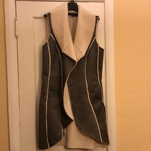 Tahari Vest Size XS